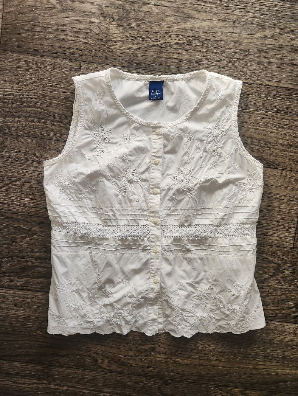 High Sierra White Button Up Floral Embroidered Cottagecore Blouse Top Size M